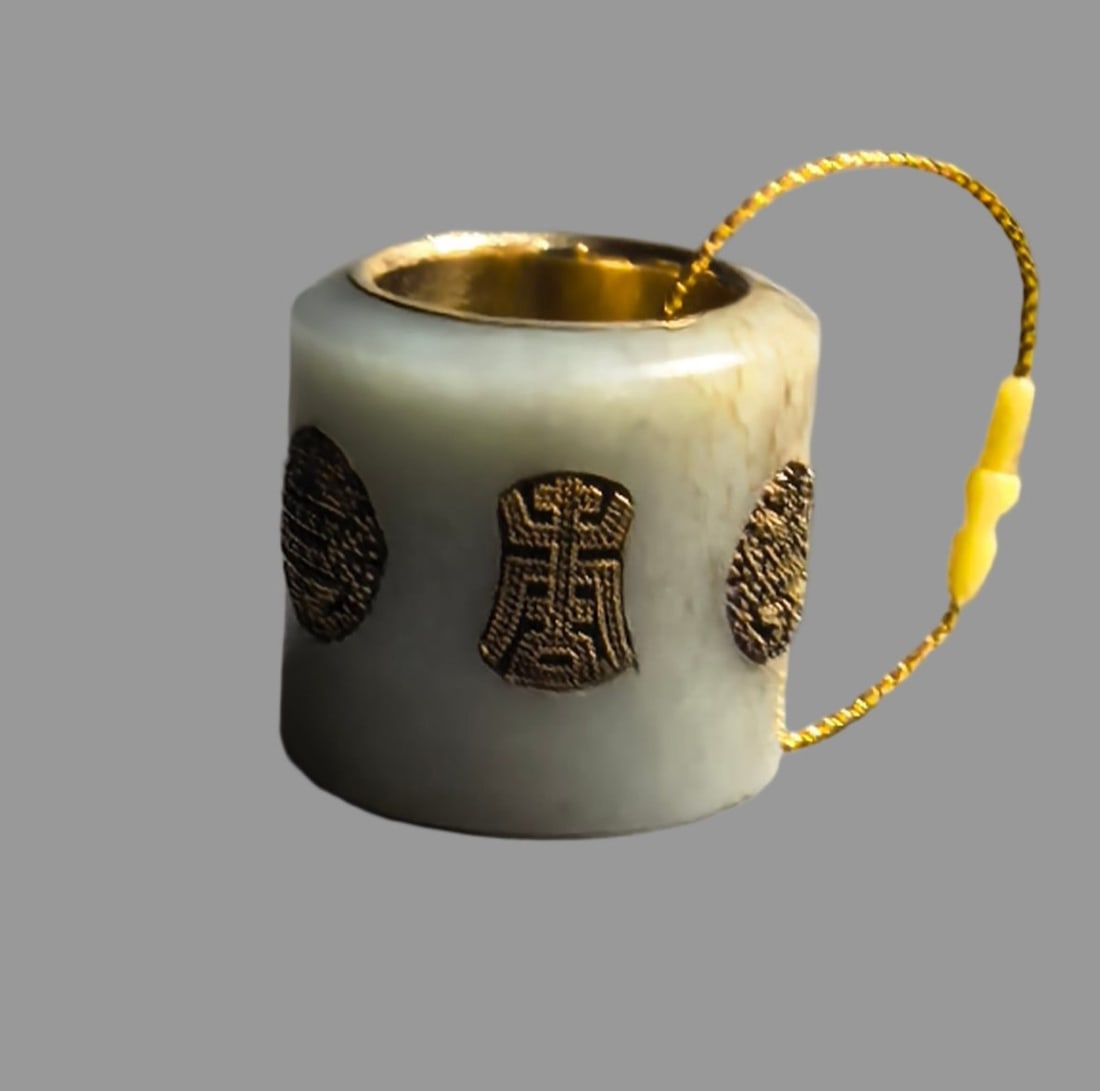 A Exquisite White Jade Thumb Ring - 9