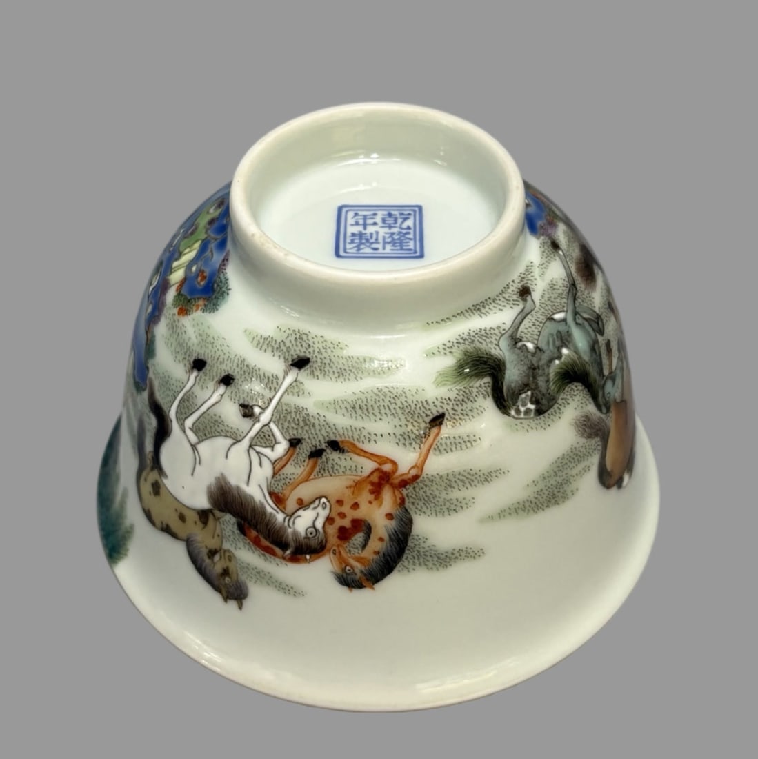 A Exquisite Famille-Rose Figures Pattern Cup - 4