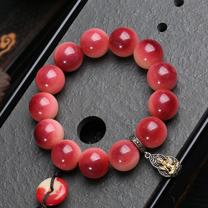 A Exquisite Round bead Bracelet: Round bead Bracelet,Qing Dynasty, China,Size:0.7in, Weight:76.2g 圆珠手串,中国清代