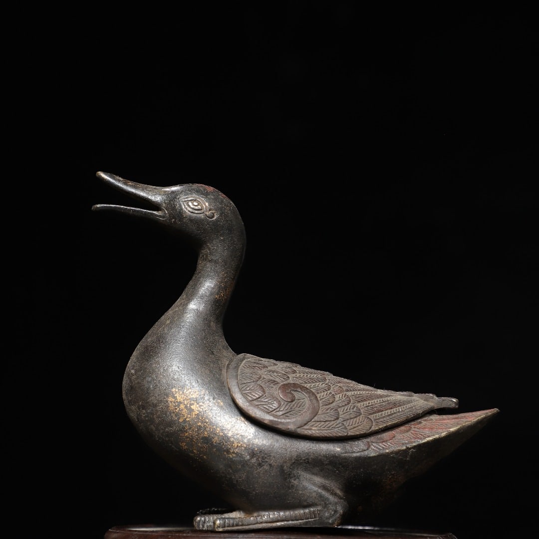 A Exquisite Gold-Foiled Bronze Duck Ornament (1 of 9)