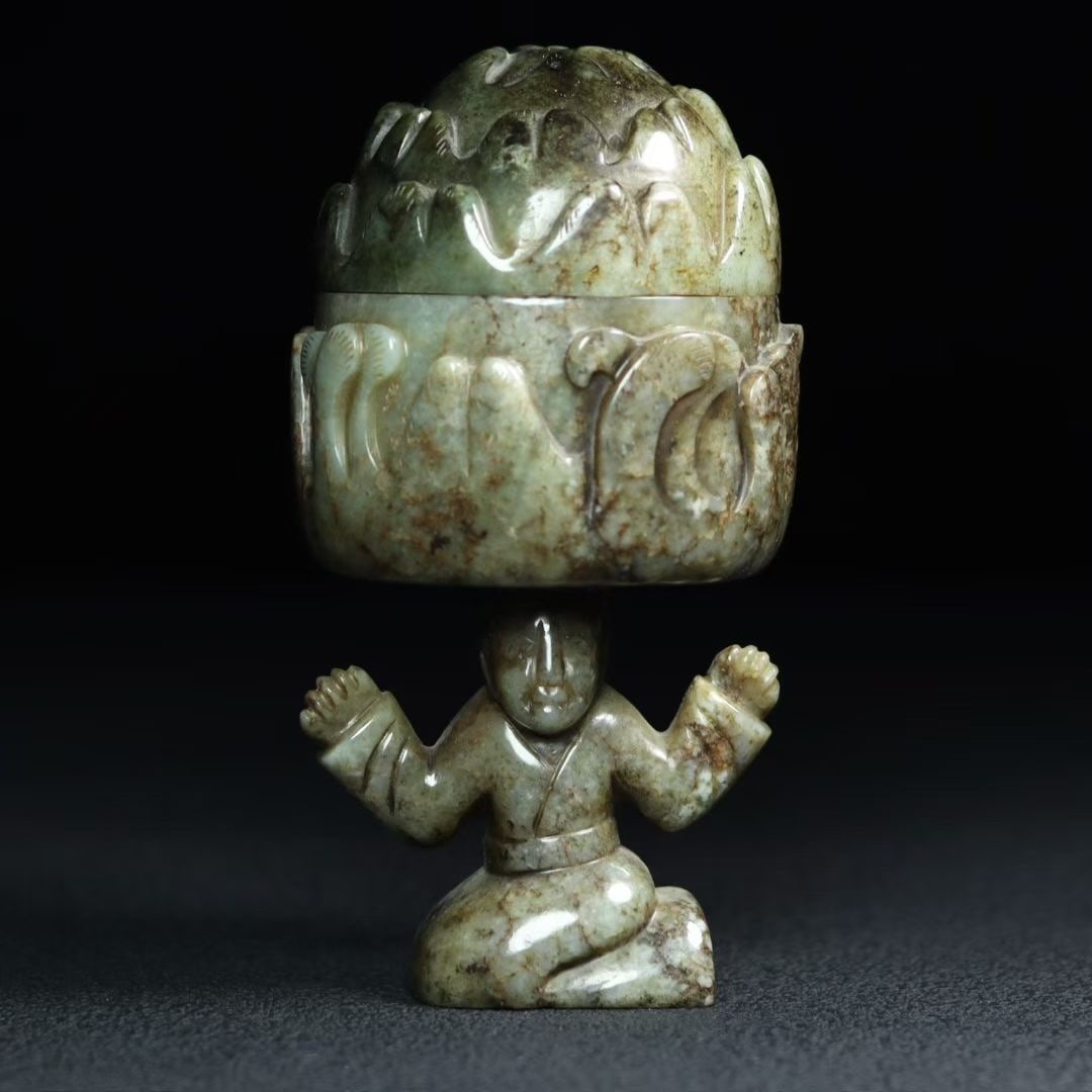 A Exquisite Hetian Jade Figures Censer: A Exquisite Hetian Jade Figures Censer,Han Dynasty, China,Size:5inx2.6in 和田玉人物形状炉,中国汉代
