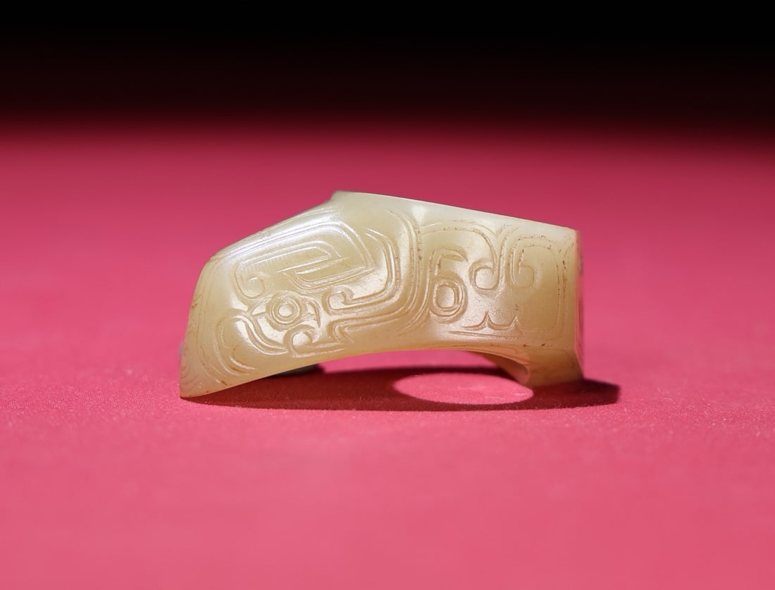 A Exquisite Hetian Yellow Jade Ornament: A Exquisite Hetian Yellow Jade Ornament,Han Dynasty, China,Size:2inx1.2inx0.8in,Weight:31g 和田黄玉摆件,中国汉代