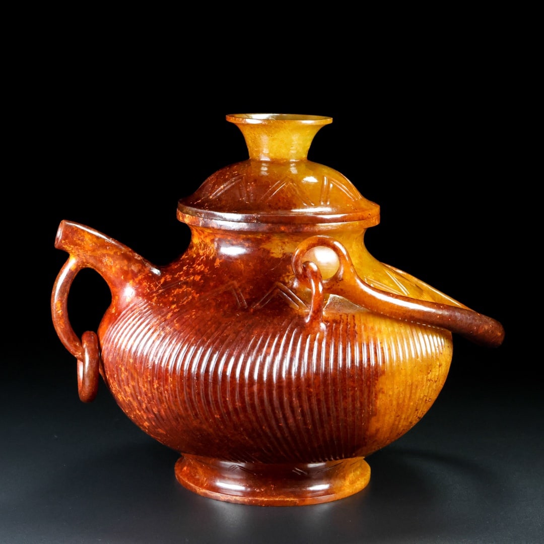 A Exquisite Hotan Jade Ewer: A Exquisite Hotan Jade Ewer,Han Dynasty, China,Size:7.9inx6.3inx8.7in,Weight:924g 和田玉壶,中国汉代