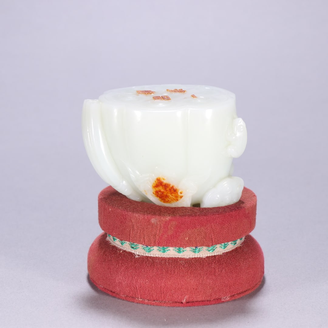 A Exquisite Hotan Jade Lotus Root Ornament: A Exquisite Hotan Jade Lotus Root Ornament,Qing Dynasty, China,With Mark,Size:2inx2.7in,Weight:316.2g