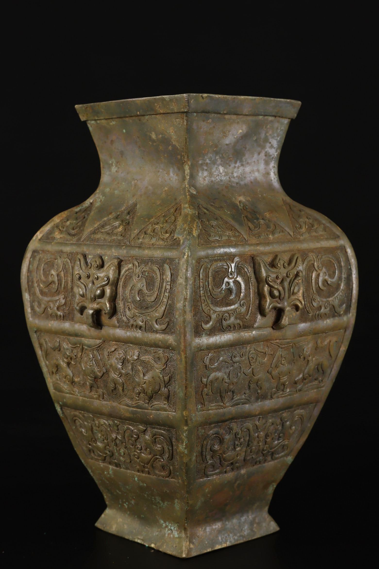 A Exquisite Bronze Dragon Pattern Square Vase - 2
