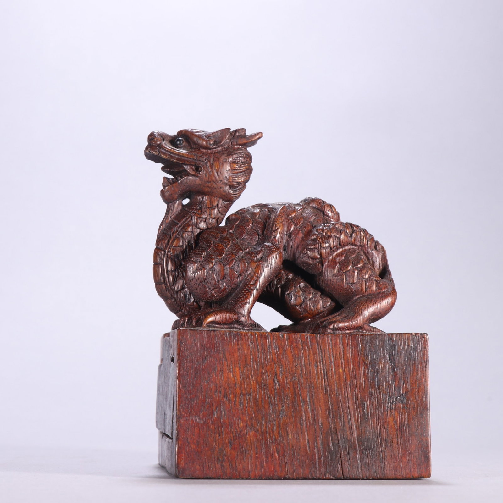 A Exquisite Eaglewood Dragon Pattern Seal: A Exquisite Eaglewood Dragon Pattern Seal,Qing Dynasty, China,Size:4.7inx3.1in,Weight:147g 沉香龙形印章,中国清代