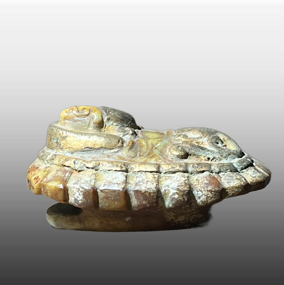 A Exquisite Hetian Jade Gilt Tortoise Shell Ornament: A Exquisite Hetian Jade Gilt Tortoise Shell Ornament,Han Dynasty, China,Size:2.7inx2inx1.3in 和田玉鎏金龟背摆件,中国汉代