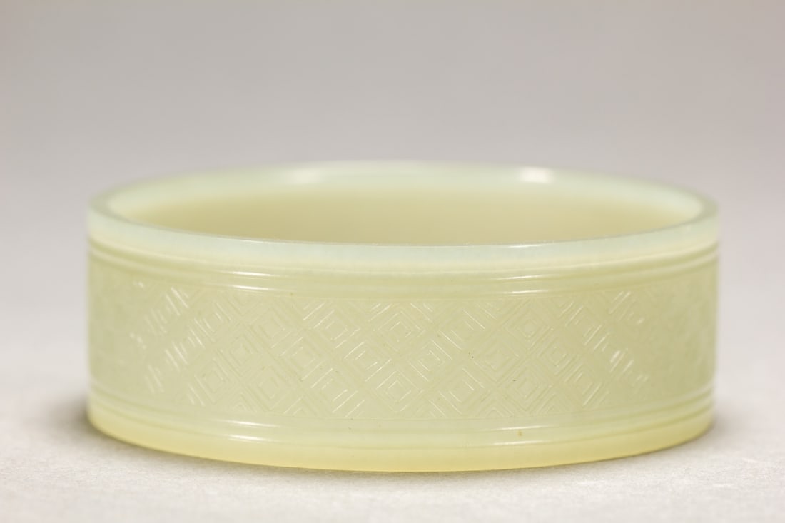 A Exquisite Hotan Jade Incense Holder: A Exquisite Hotan Jade Incense Holder,Qing Dynasty, China,Size:3.1inx3.1in,Height:1.2in,Weight:70g 和田玉香插,中国清代