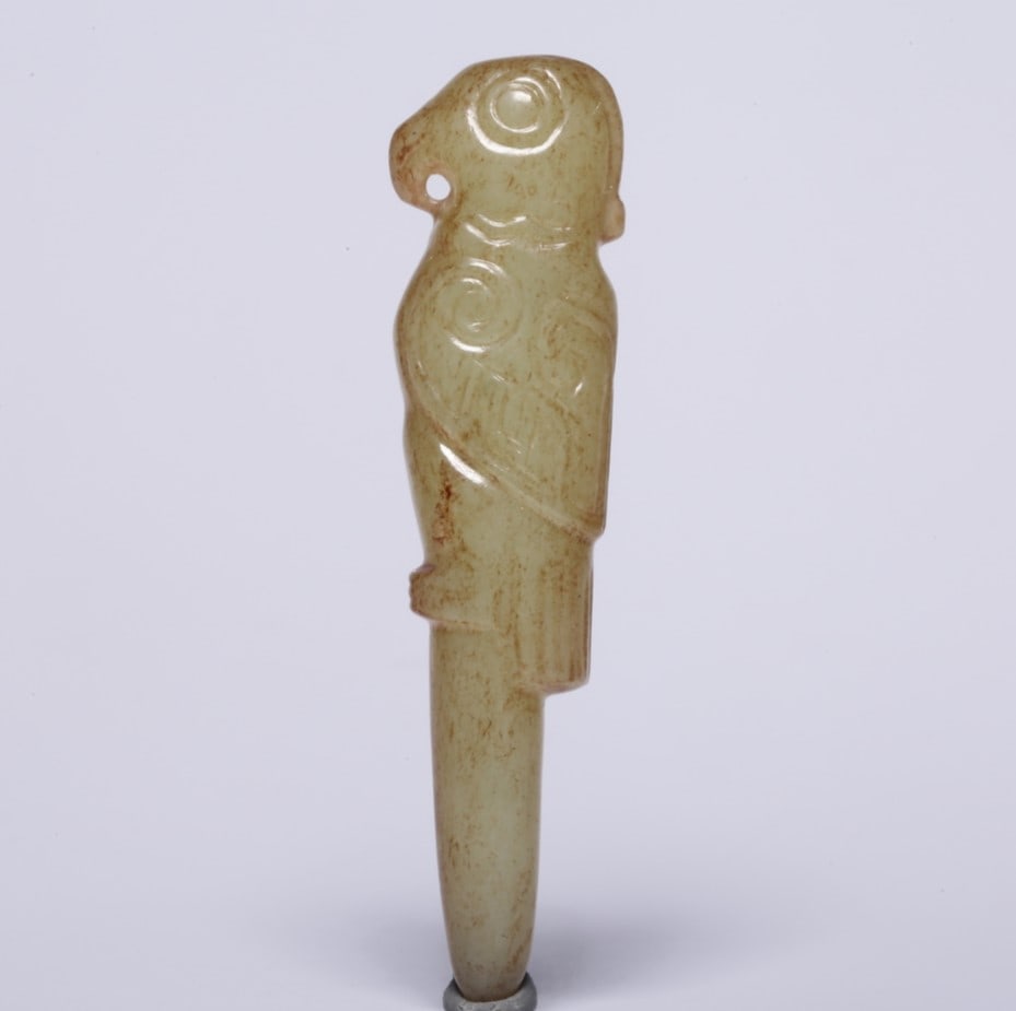 A Exquisite Hotan Jade Phoenix Bird Palm Ornament: A Exquisite Hotan Jade Phoenix Bird Palm Ornament,Ancient Time, China,Size:2.3inx0.6in,Weight:11.9g 和田玉凤鸟手把件,远古时期