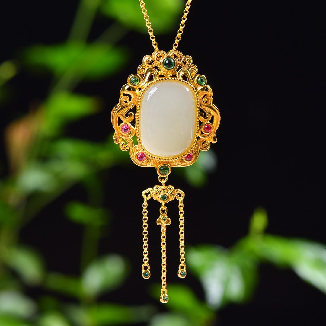 A Exquisite Silver-Inlaid Hetian White Jade Gems Pendant: A Exquisite Silver-Inlaid Hetian White Jade Gems Pendant,Size:0.6inx0.9in 银镶和田白玉平安牌流苏吊坠