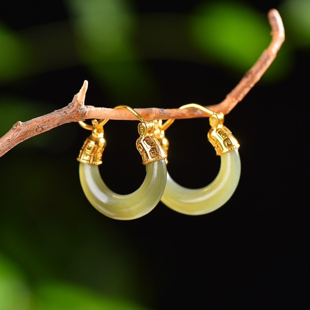 A pair of Exquisite Silver-Inlaid Hotan Jade Silver Earring: A pair of Exquisite Silver-Inlaid Hotan Jade Silver Earring,Size:0.2inx0.8in 一对银镶嵌和田玉银耳坠