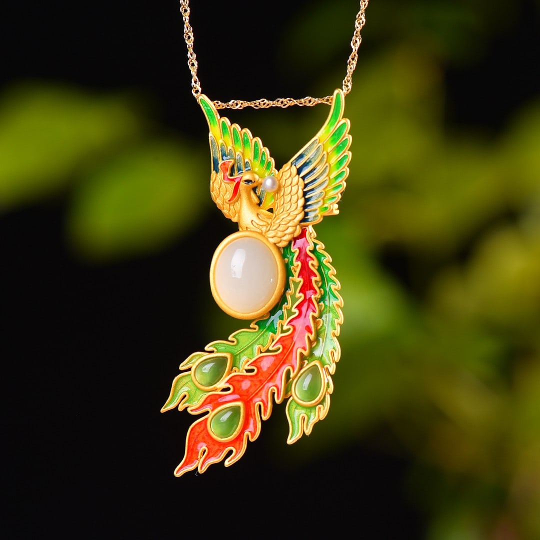 A Exquisite Silver-Inlaid Hotan Jade Enamel Phoenix Pendant: A Exquisite Silver-Inlaid Hotan Jade Enamel Phoenix Pendant,Size:0.4inx0.5in 银镶嵌和田玉珐琅凤凰吊坠