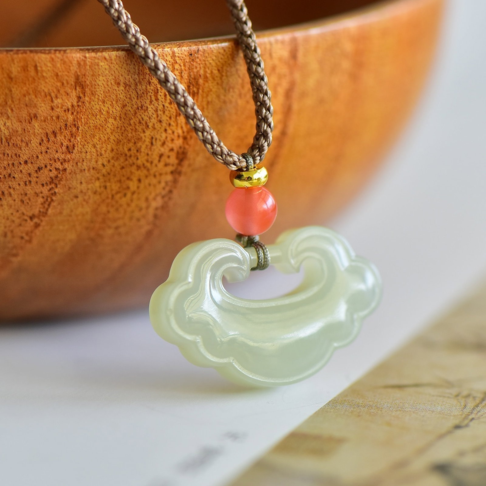 An Exquisite Greenish Jade Pendant - 3