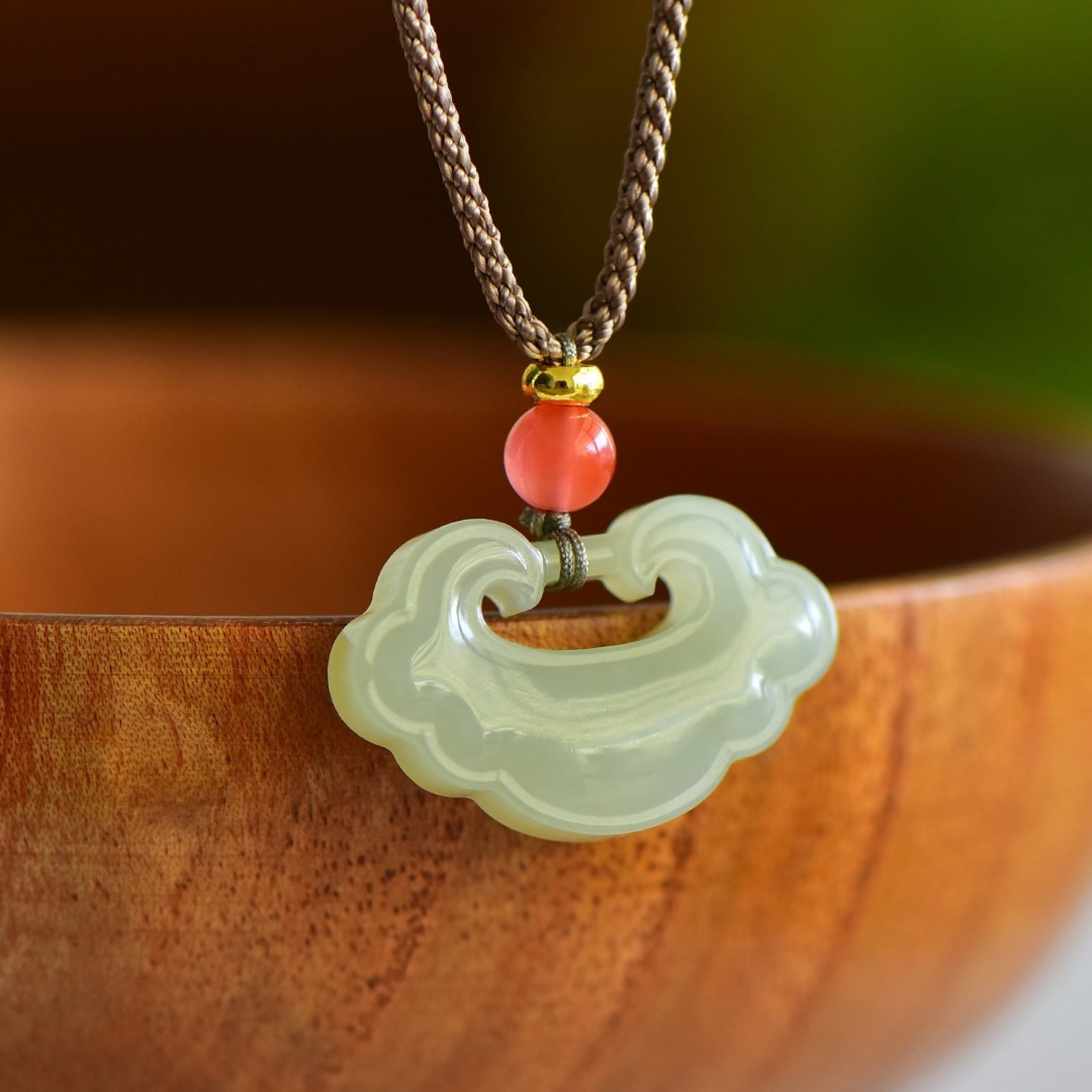 An Exquisite Greenish Jade Pendant - 5