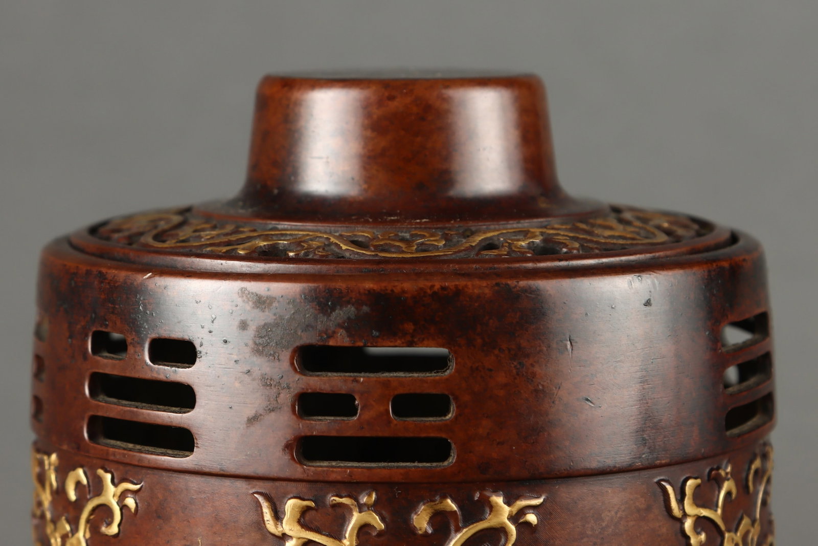 An Exquisite Gilt Bronze Lotus Pattern Tripod Censer - 4