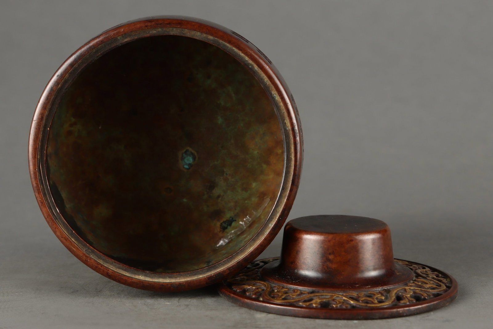 An Exquisite Gilt Bronze Lotus Pattern Tripod Censer - 8
