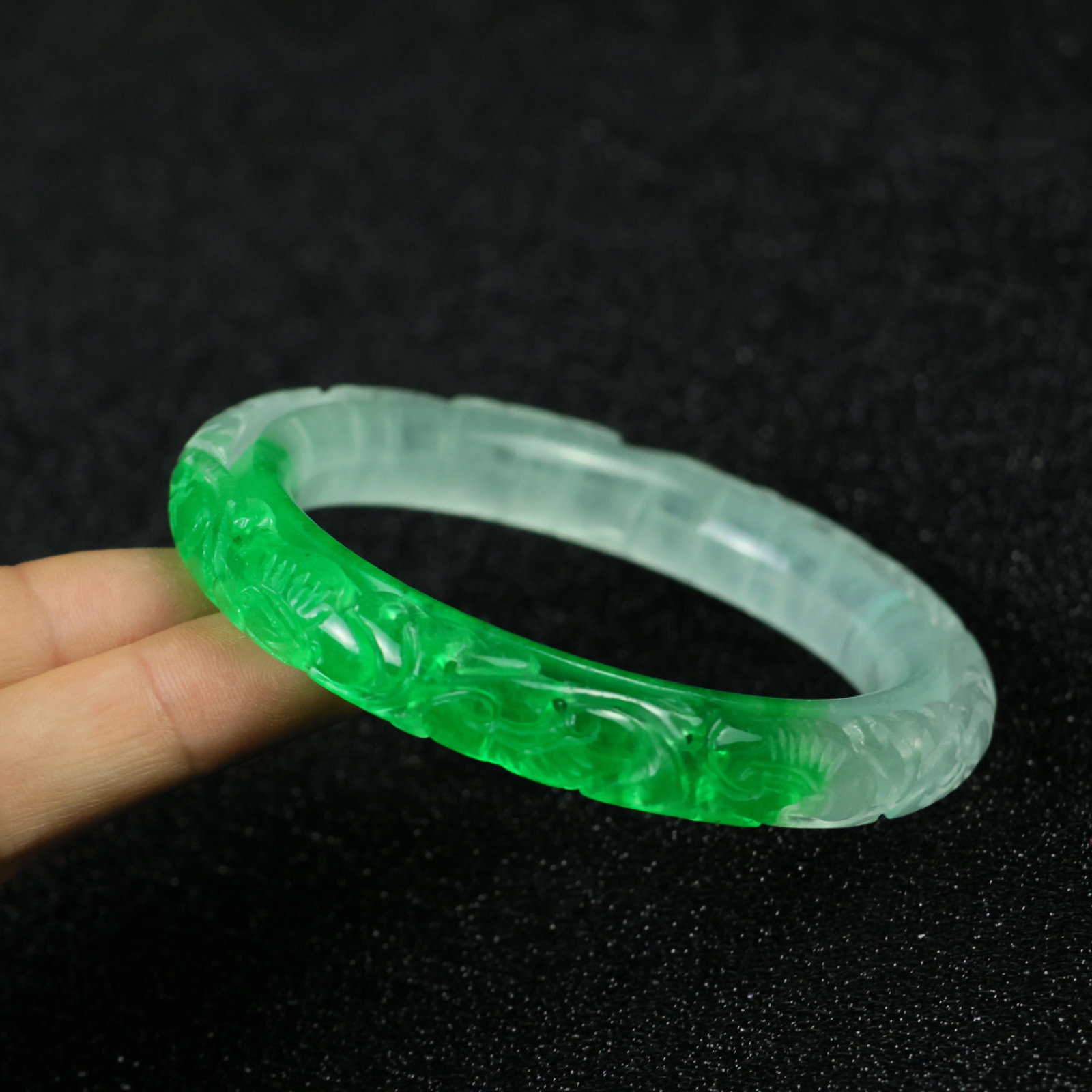 An Exquisite Jadeite Bracelets - 8