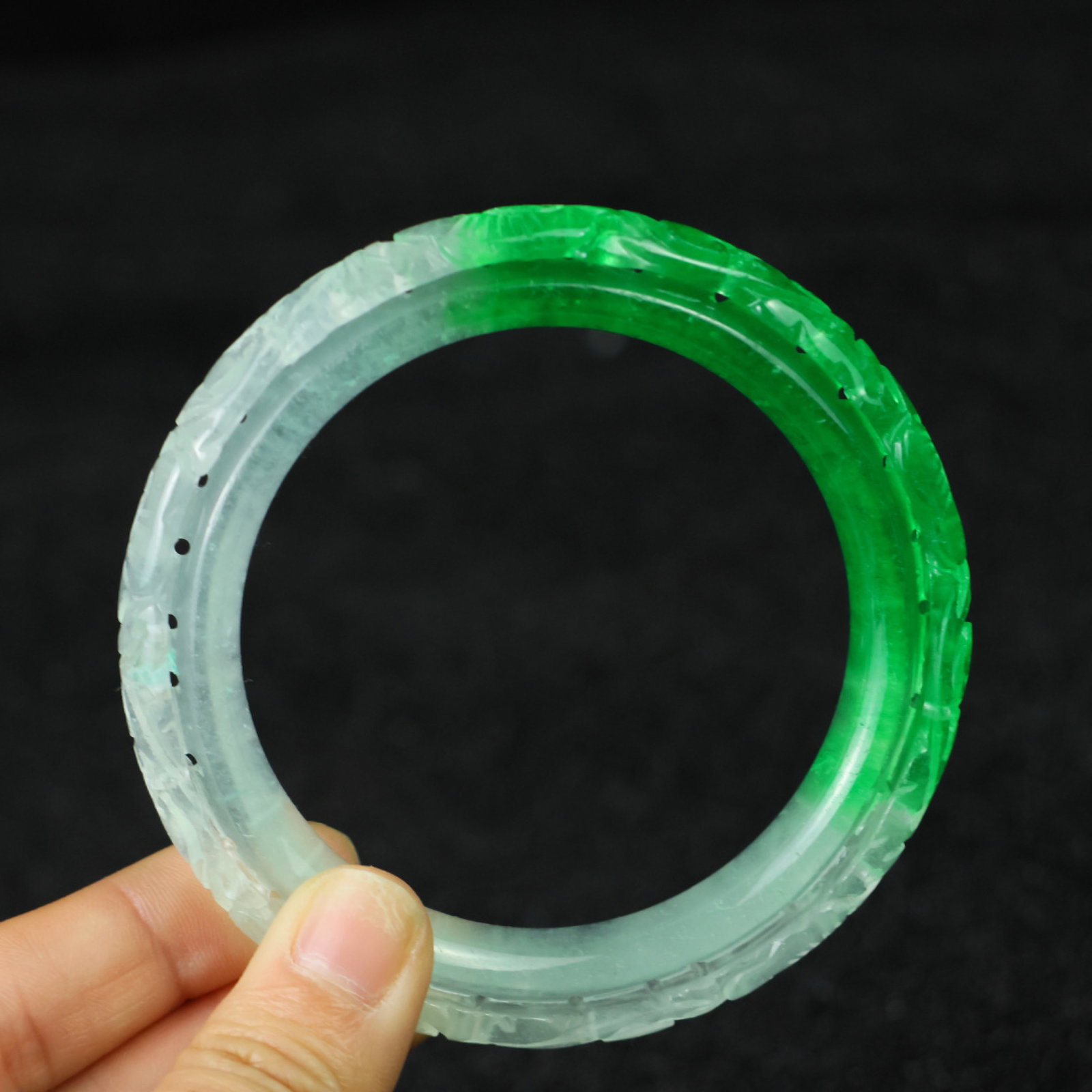An Exquisite Jadeite Bracelets - 9
