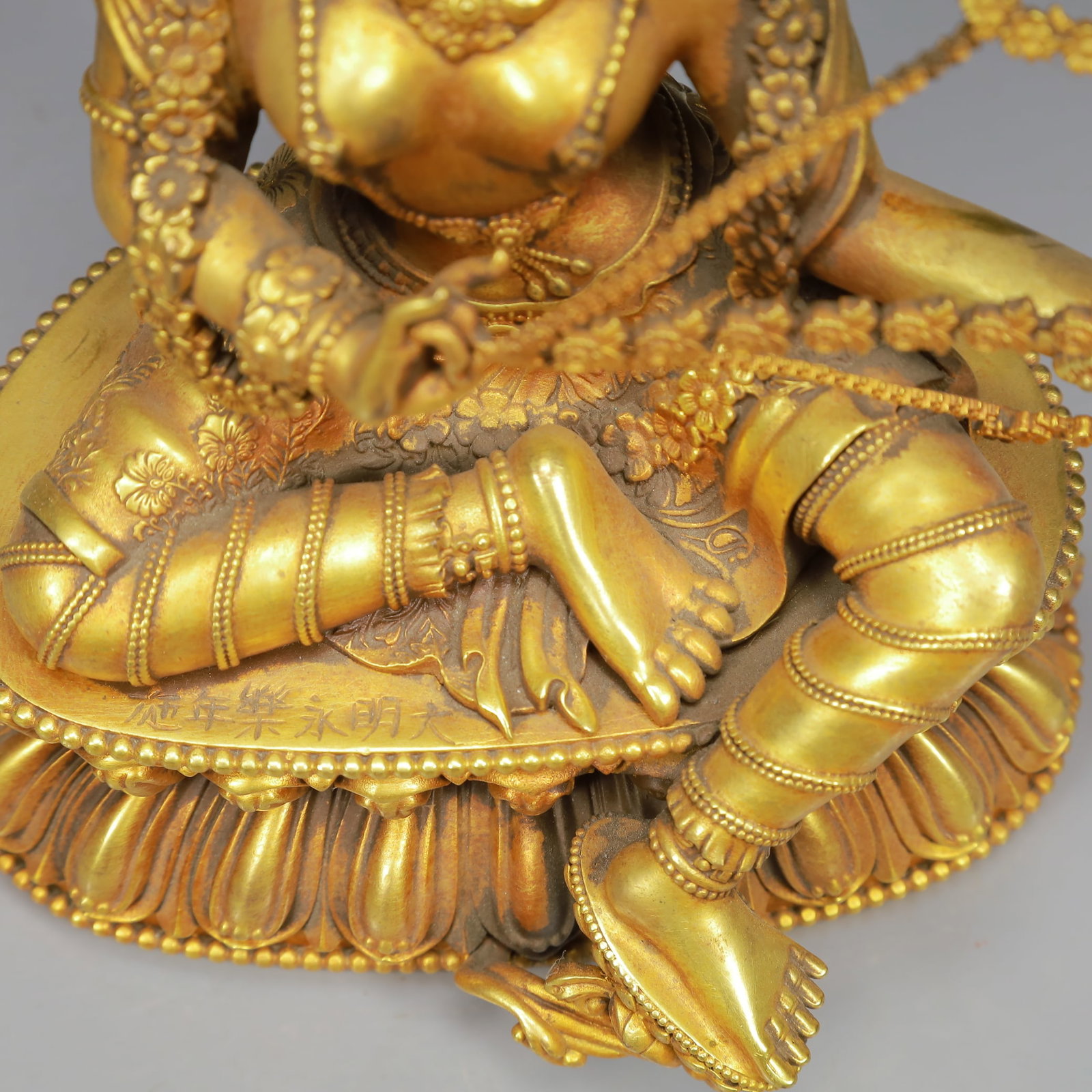 A Solemn Gilt Bronze Buddha Statue - 3