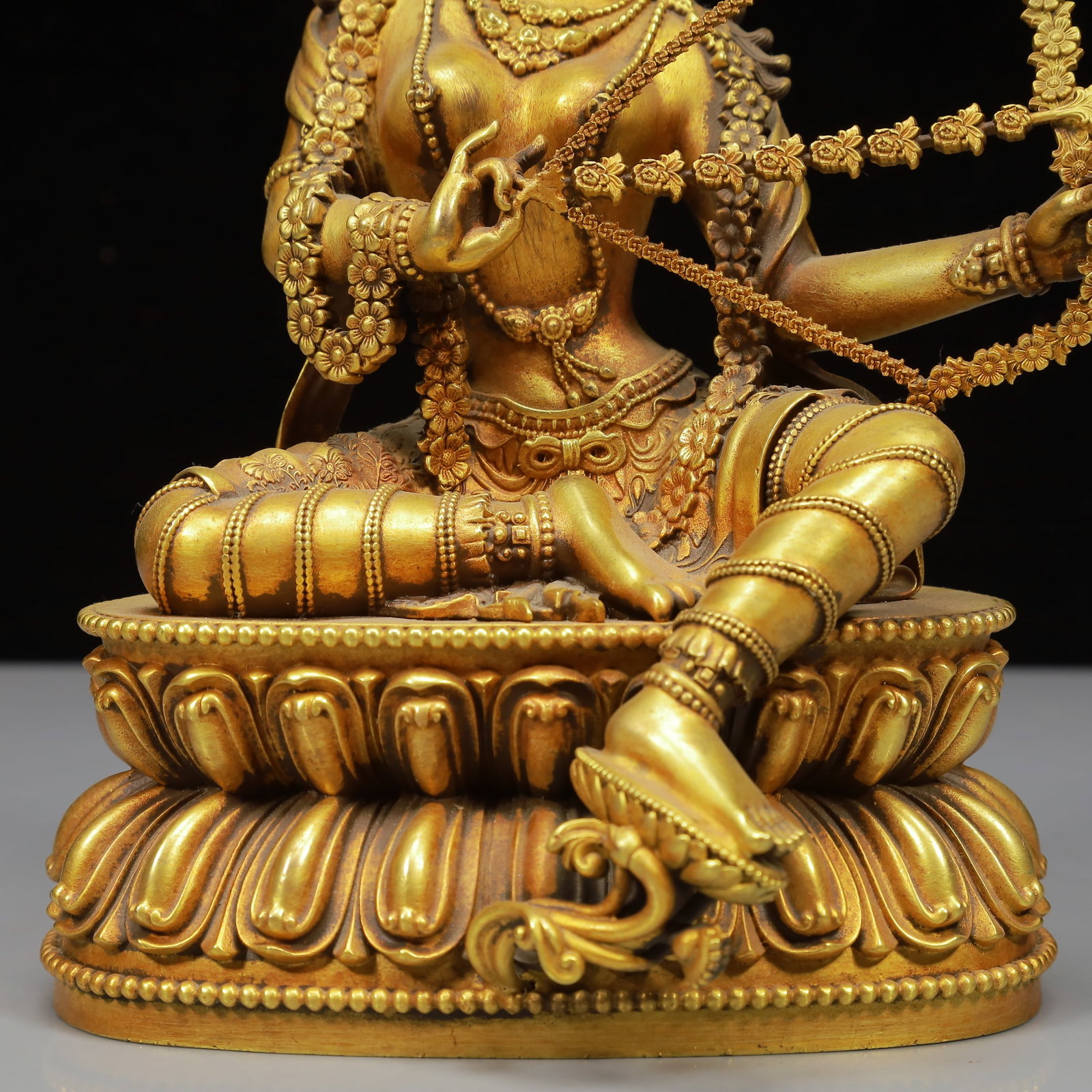 A Solemn Gilt Bronze Buddha Statue - 4