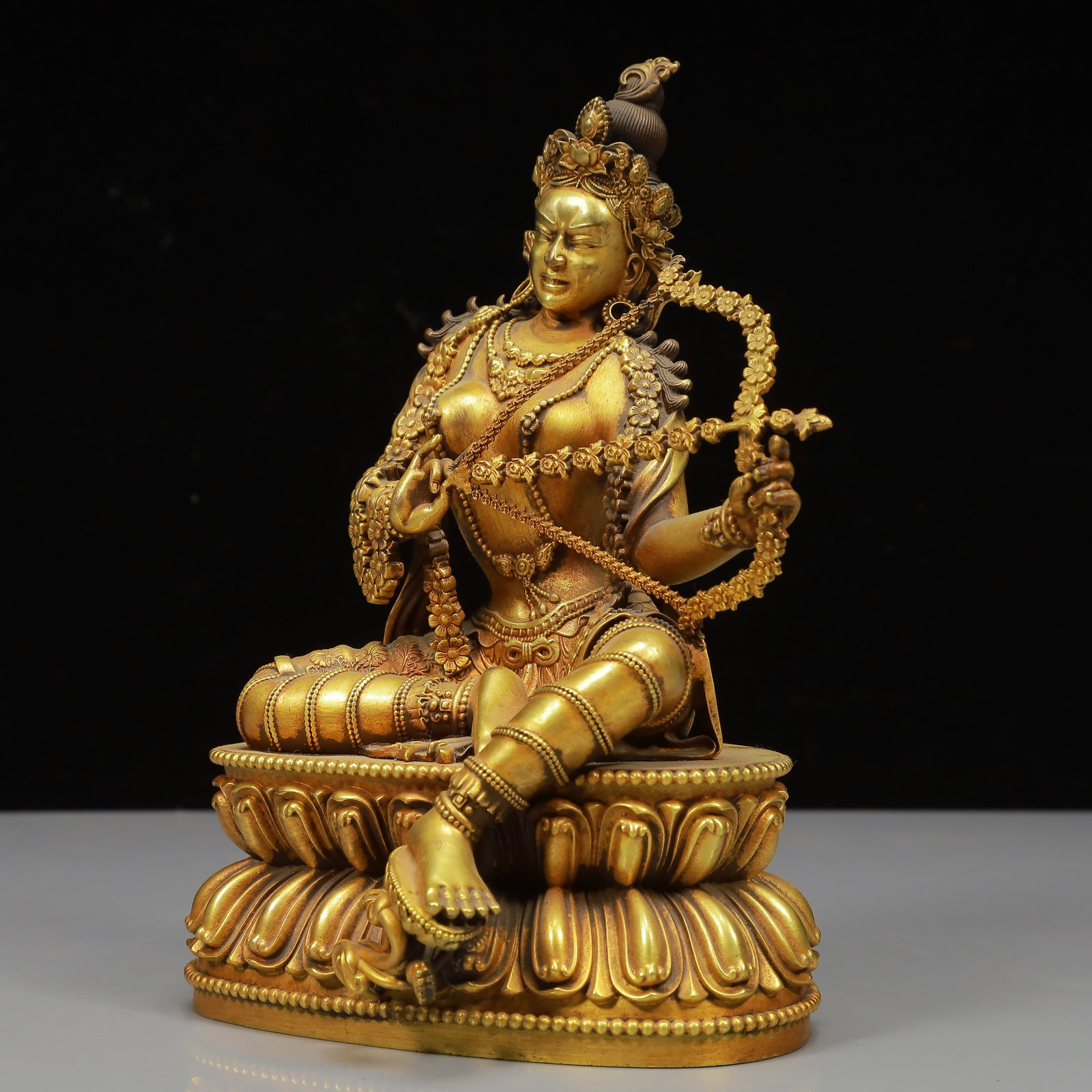 A Solemn Gilt Bronze Buddha Statue - 5