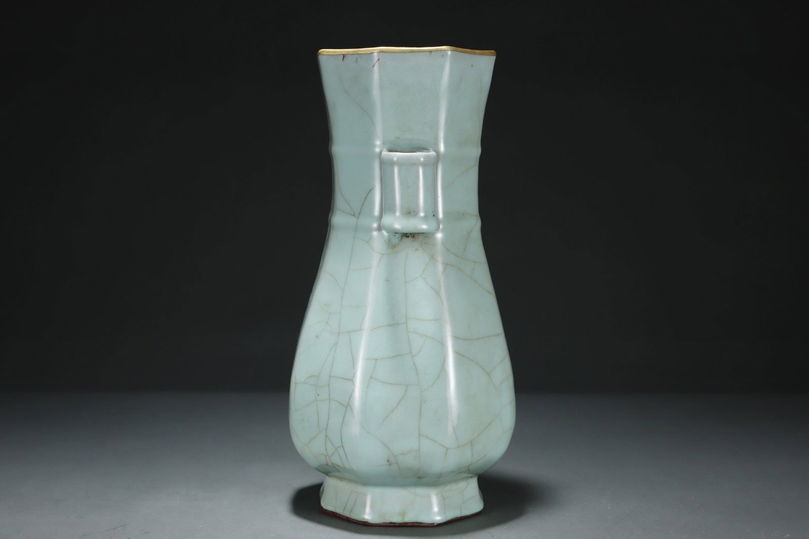 A Rare Guan yao Cover with Gold Double-Ears Vase,with an Imperial Poem by Emperor Qianlong - 2