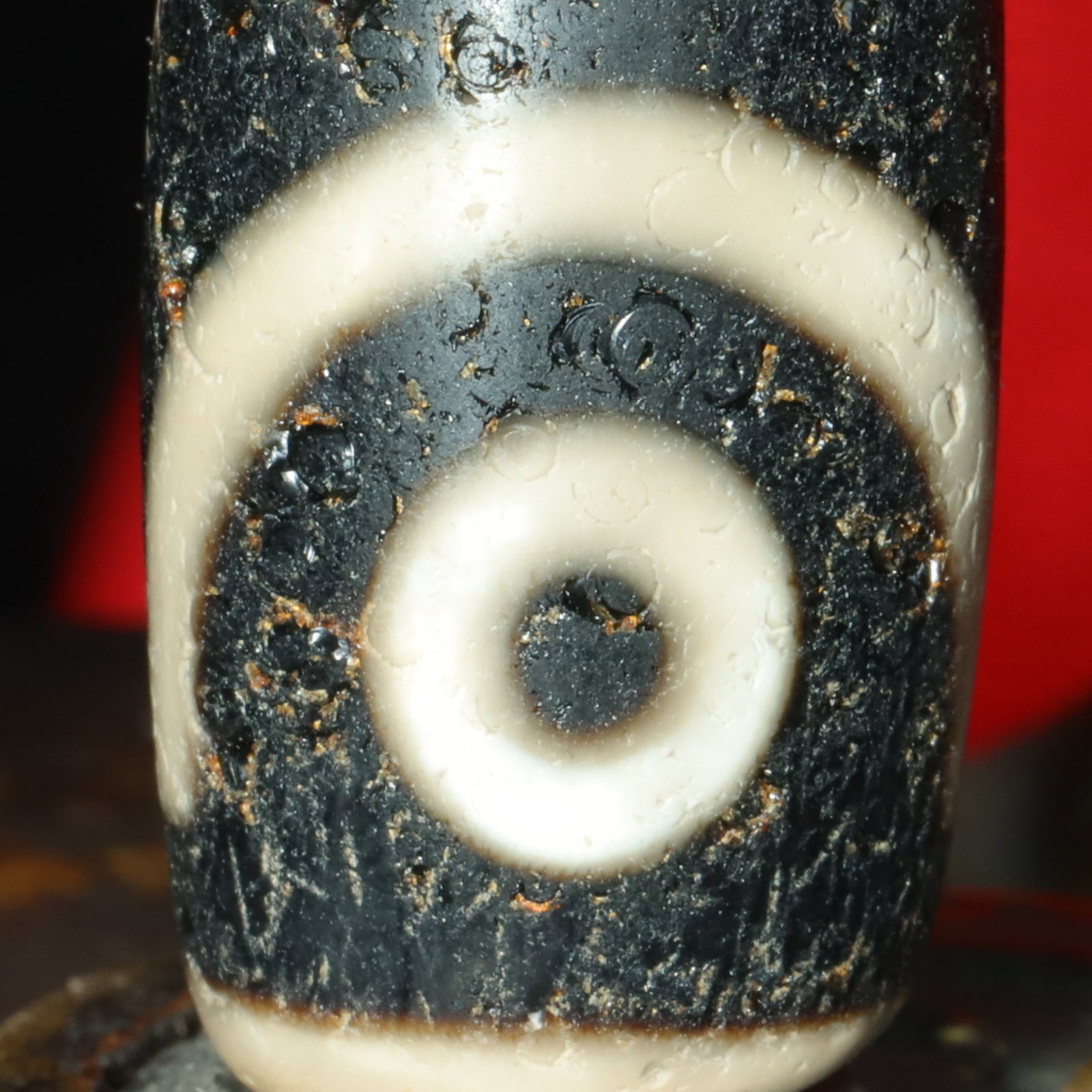 An Exquisite Two Eyes Dzi Bead Pendant - 4