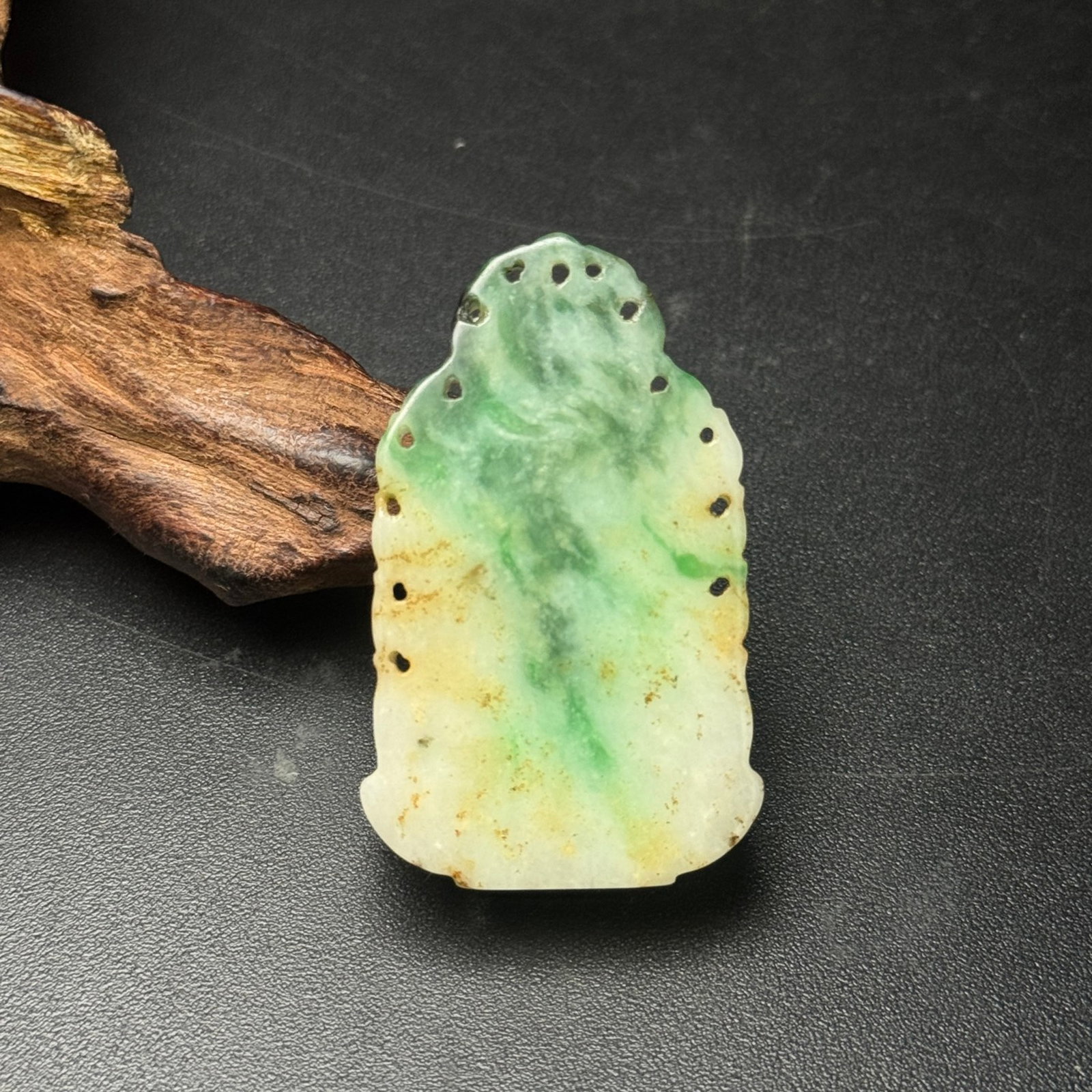An Exquisite Jadeite Buddha Statue Pattern Pendant - 2