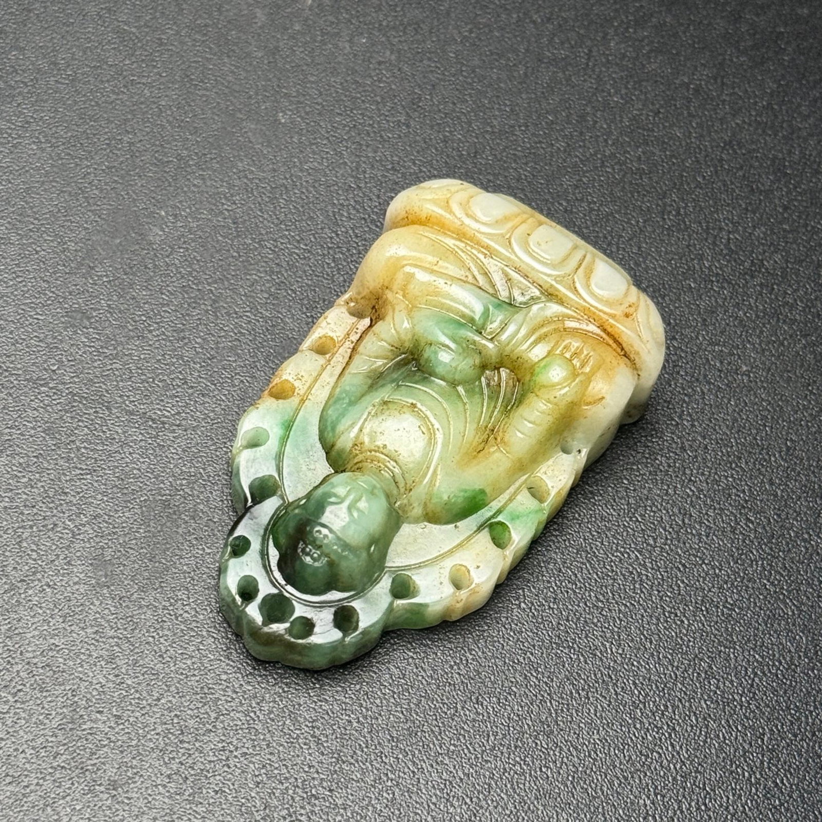An Exquisite Jadeite Buddha Statue Pattern Pendant - 7