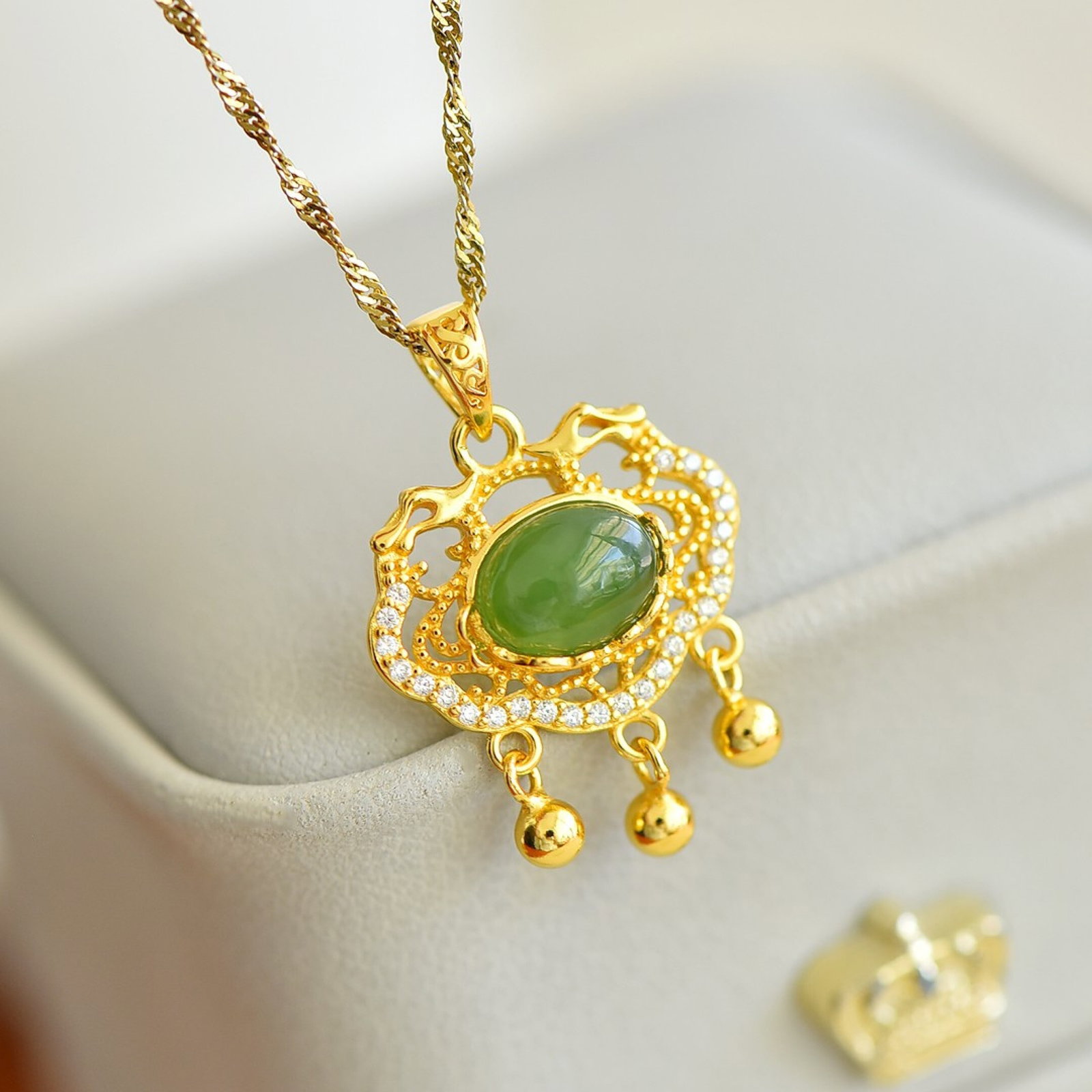 An Exquisite Sterling Silver-Gold Plated Inlaid Jasper Pendant,Inlaid Diamonds - 2