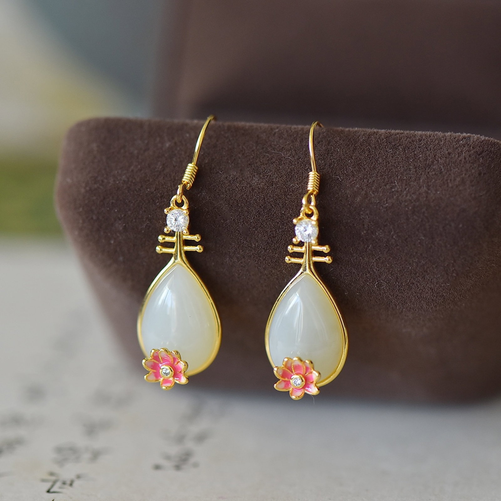A Pair of Exquisite Sterling Silver-Gold Plated Inlaid White Jade Enamel Earrings - 3
