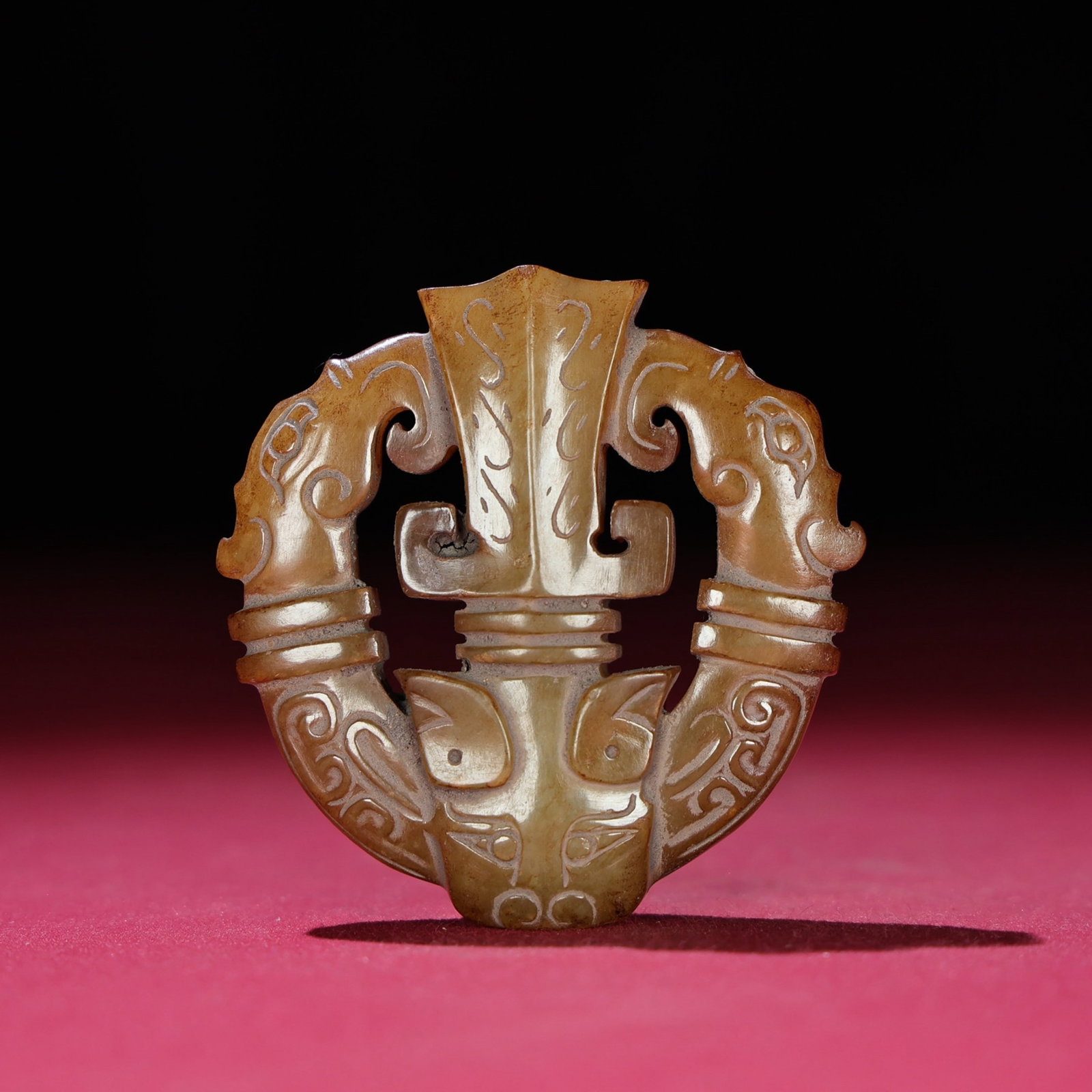 An Exquisite White Jade Beast-Face Pattern Pendant - 3