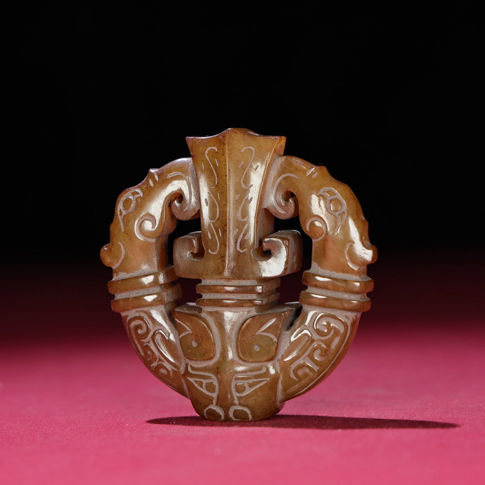 An Exquisite White Jade Beast-Face Pattern Pendant - 7
