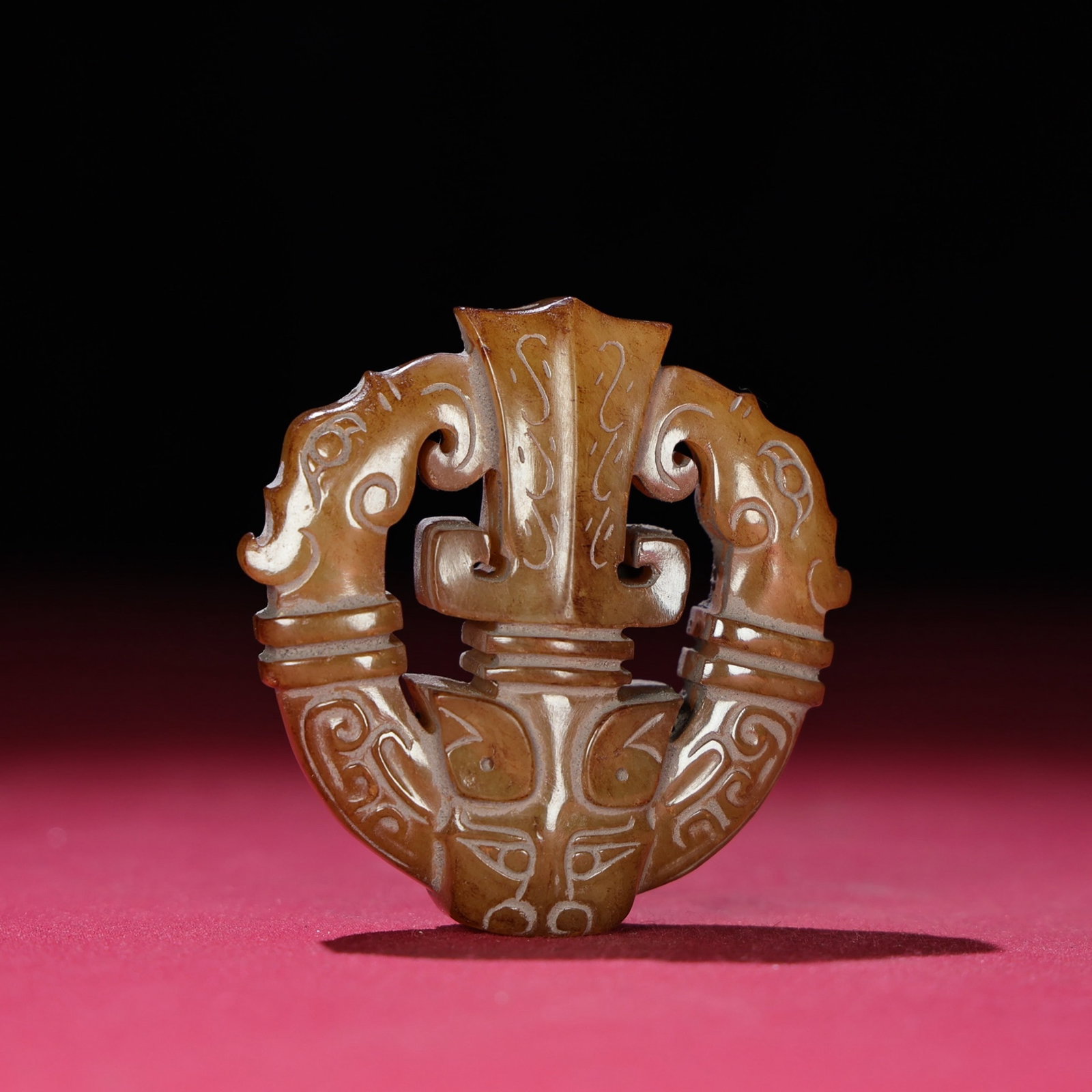 An Exquisite White Jade Beast-Face Pattern Pendant - 9