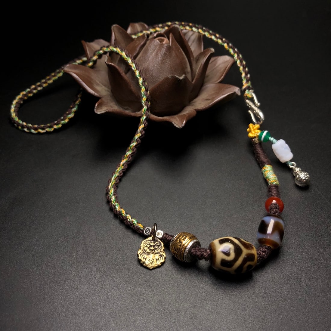 An Exquisite Dzi Bead Necklace - 6