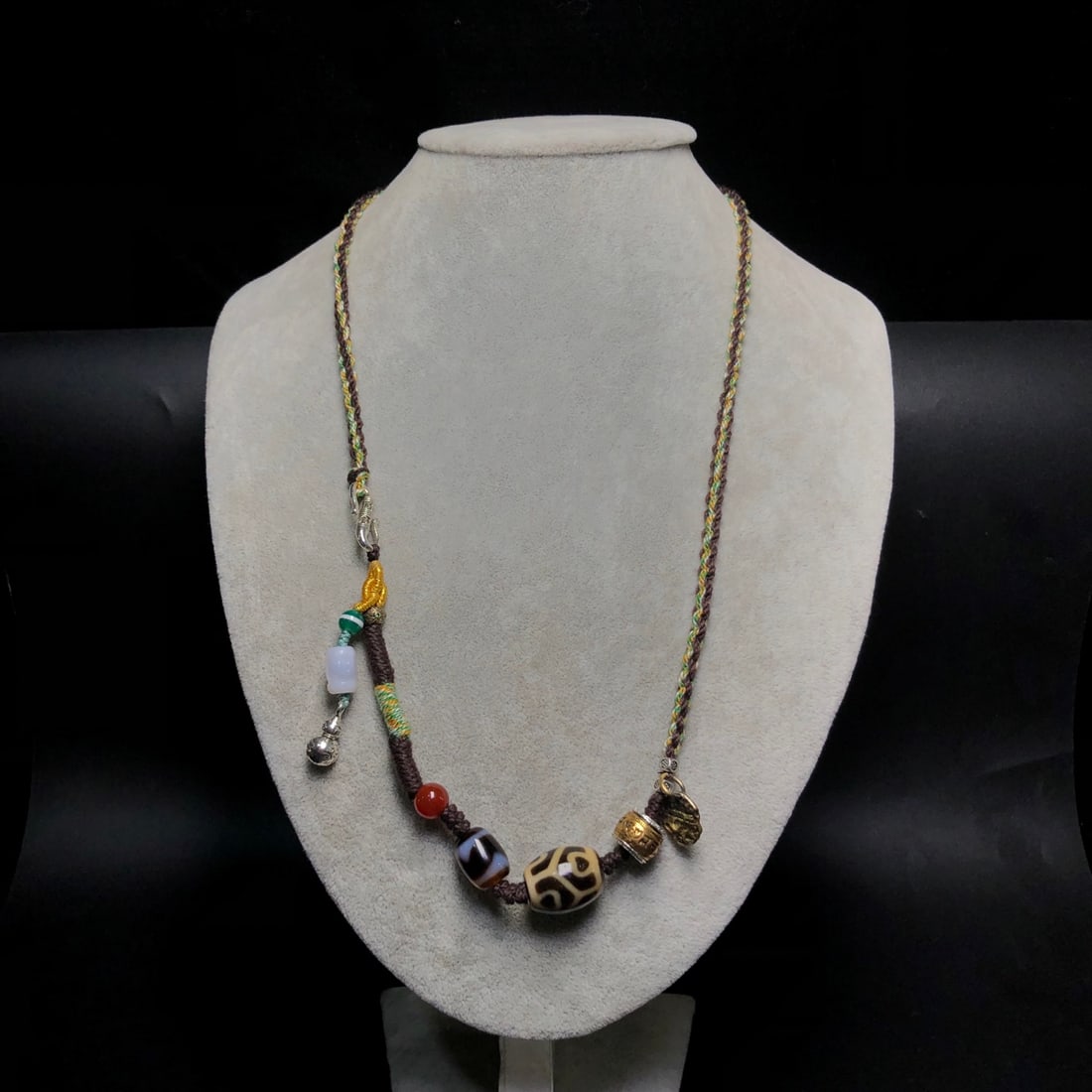 An Exquisite Dzi Bead Necklace - 9