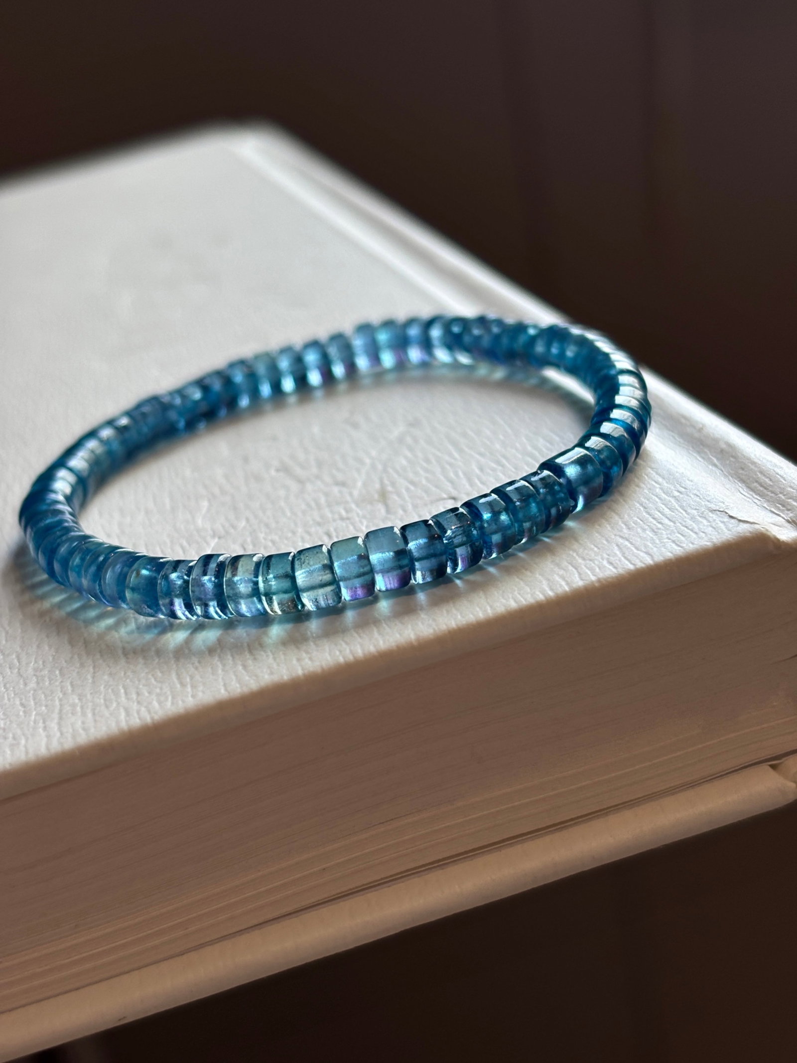 An Exquisite Aquamarine Bracelets: Estimated Value:1000-2000 An Exquisite Aquamarine Bracelets,Size:5.1mm,Weight:8.4g 海蓝宝手串
