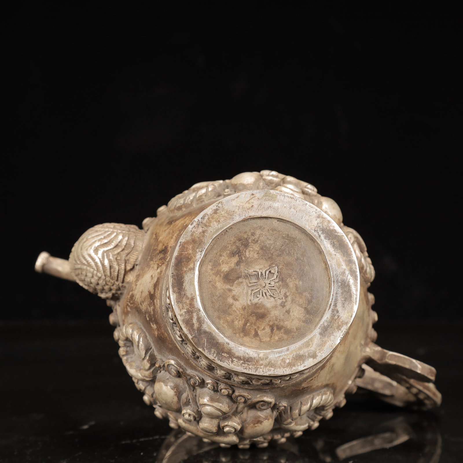An Exquisite Silver-Plated Bronze Beast-Face Pattern Ewer - 15