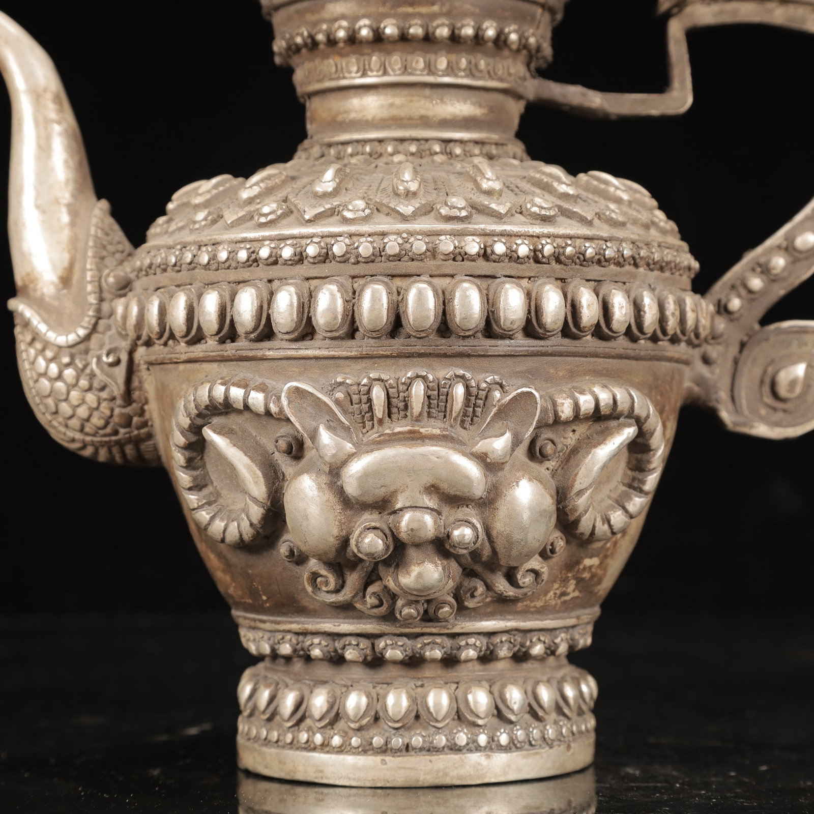 An Exquisite Silver-Plated Bronze Beast-Face Pattern Ewer - 3
