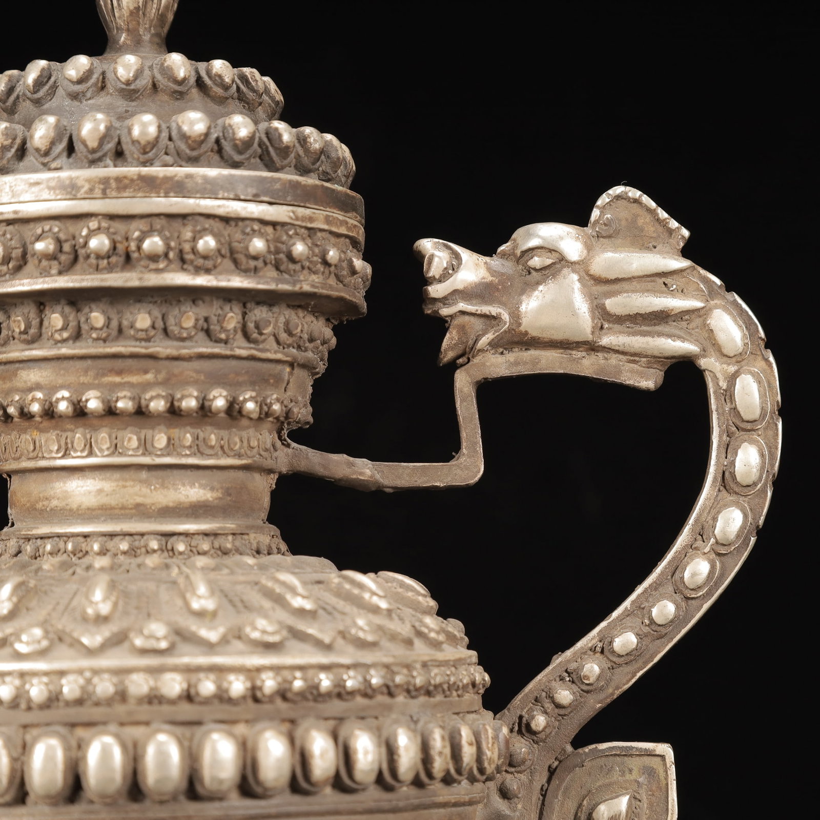 An Exquisite Silver-Plated Bronze Beast-Face Pattern Ewer - 4