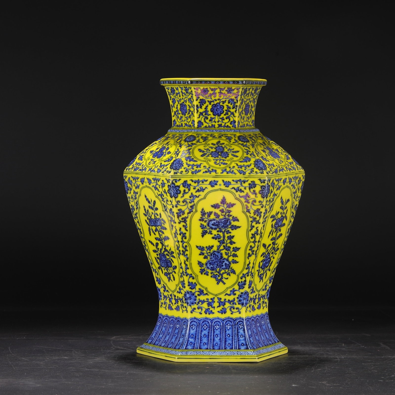 A Huge Yellow Ground Blue and White Flower and Fruit Pattern Vase - 2