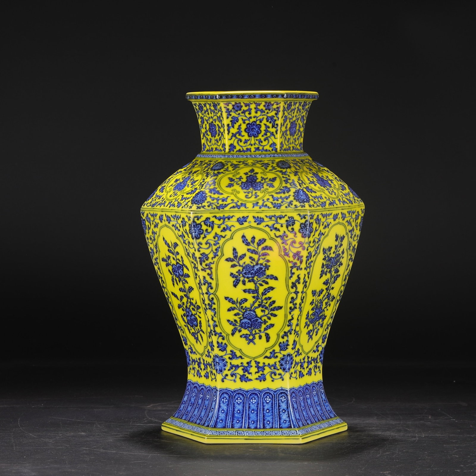 A Huge Yellow Ground Blue and White Flower and Fruit Pattern Vase - 7
