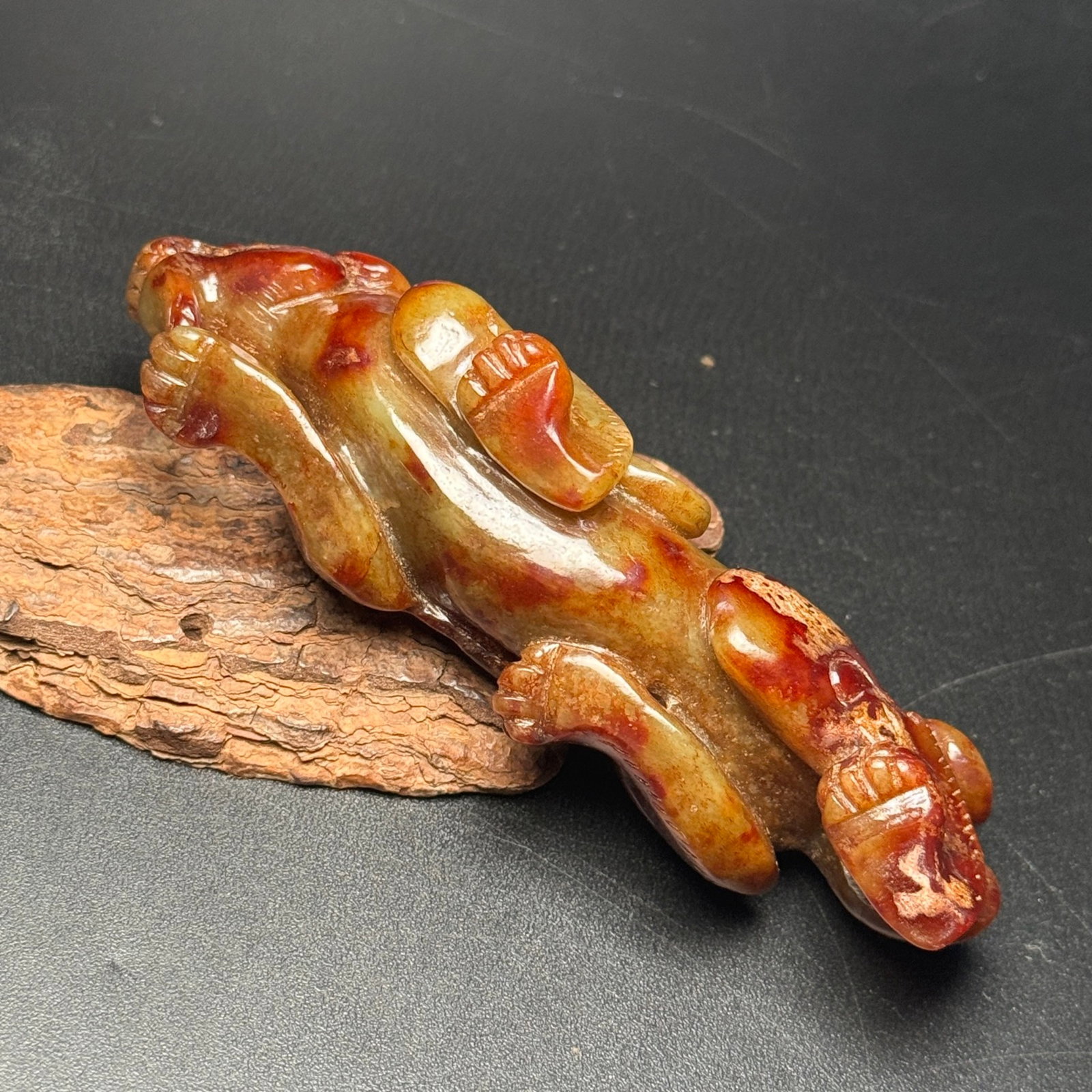 An Exquisite Archaic Jade Auspicious Beast Ornament - 4