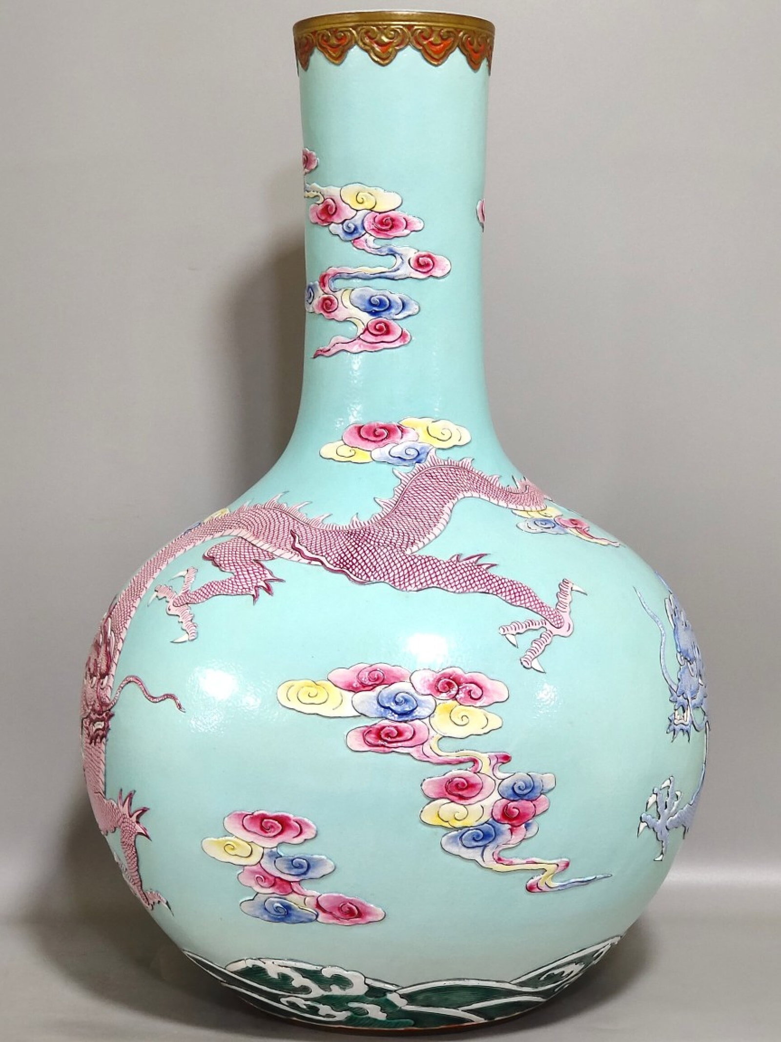 A Huge Turquoise Ground Famille-Rose Painted Gold Auspicious Cloud and Dragon Pattern Vase - 2