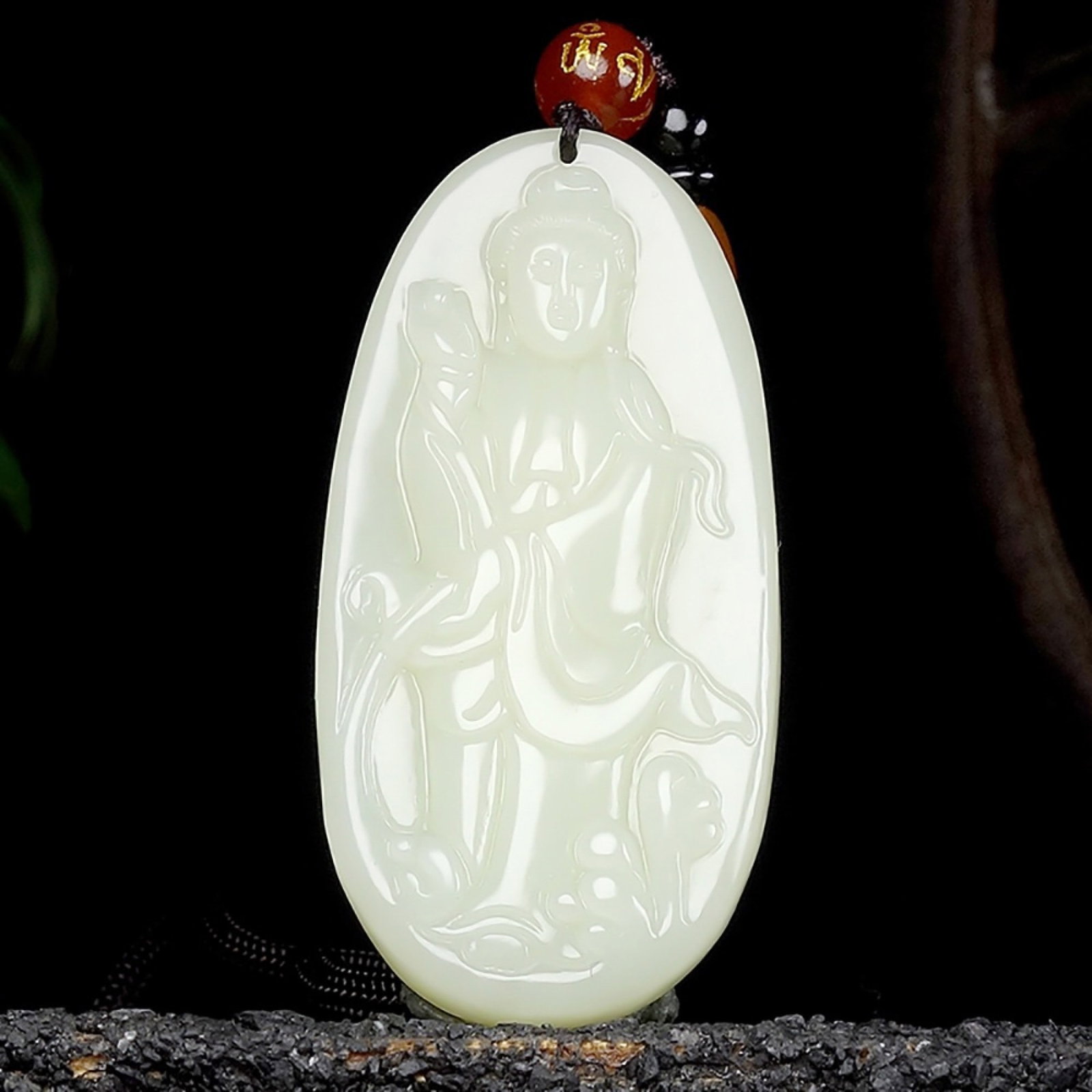 An Exquisite White Jade Statue of Avalokitesvara Pendant: Estimated Value:800-1600 An Exquisite White Jade Statue of Avalokitesvara Pendant,Size:61mmx30mmx8mm 白玉观音像挂件