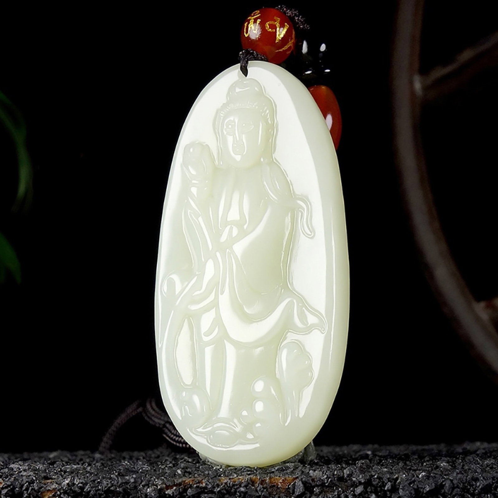 An Exquisite White Jade Statue of Avalokitesvara Pendant - 2