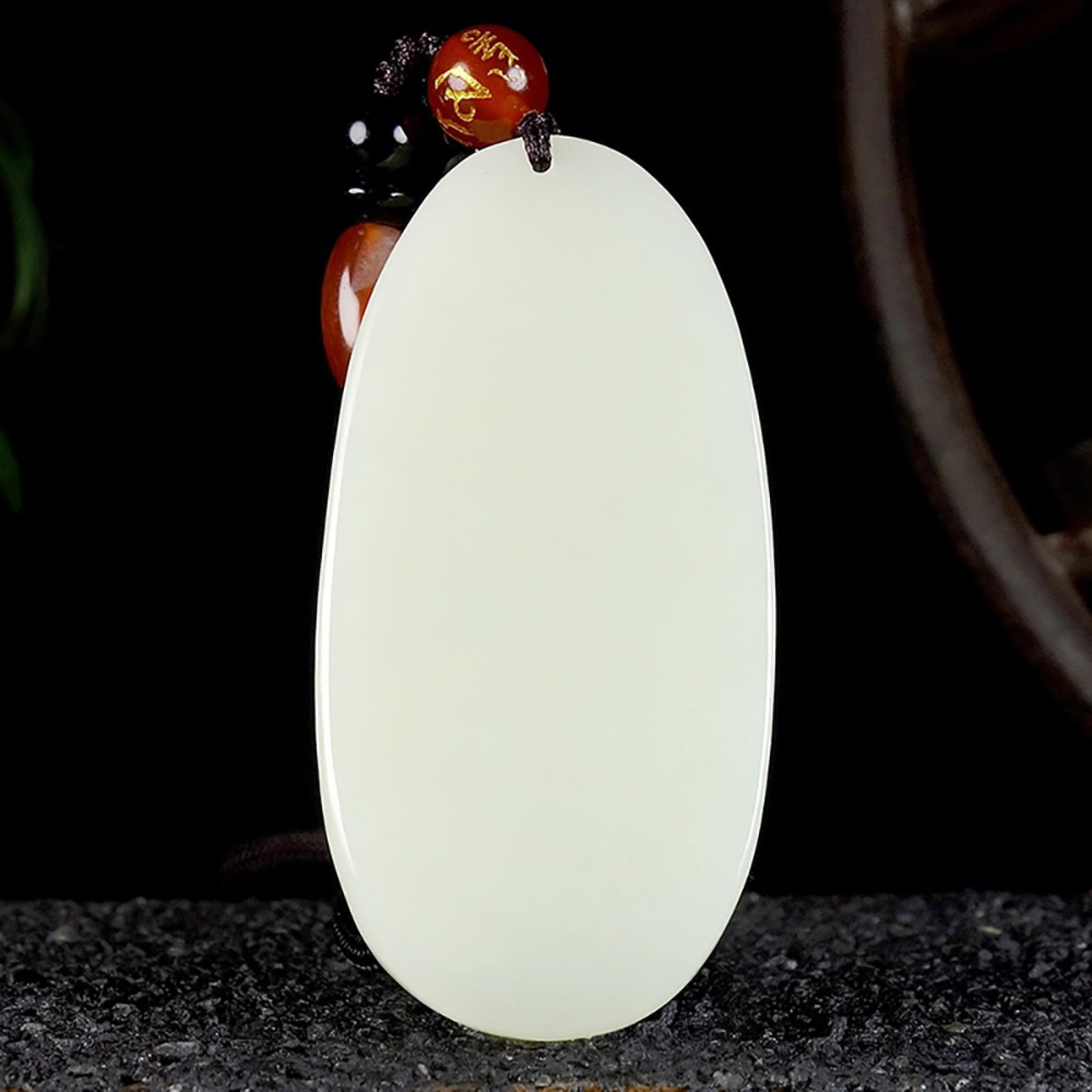An Exquisite White Jade Statue of Avalokitesvara Pendant - 4