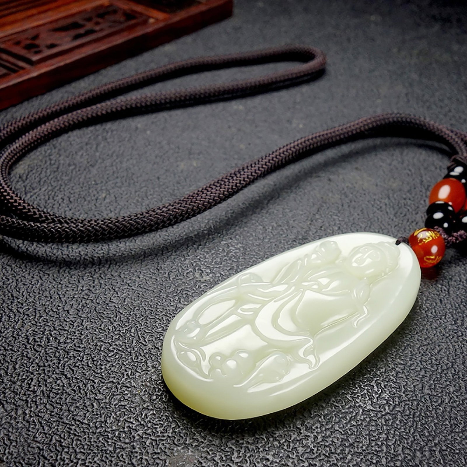 An Exquisite White Jade Statue of Avalokitesvara Pendant - 6