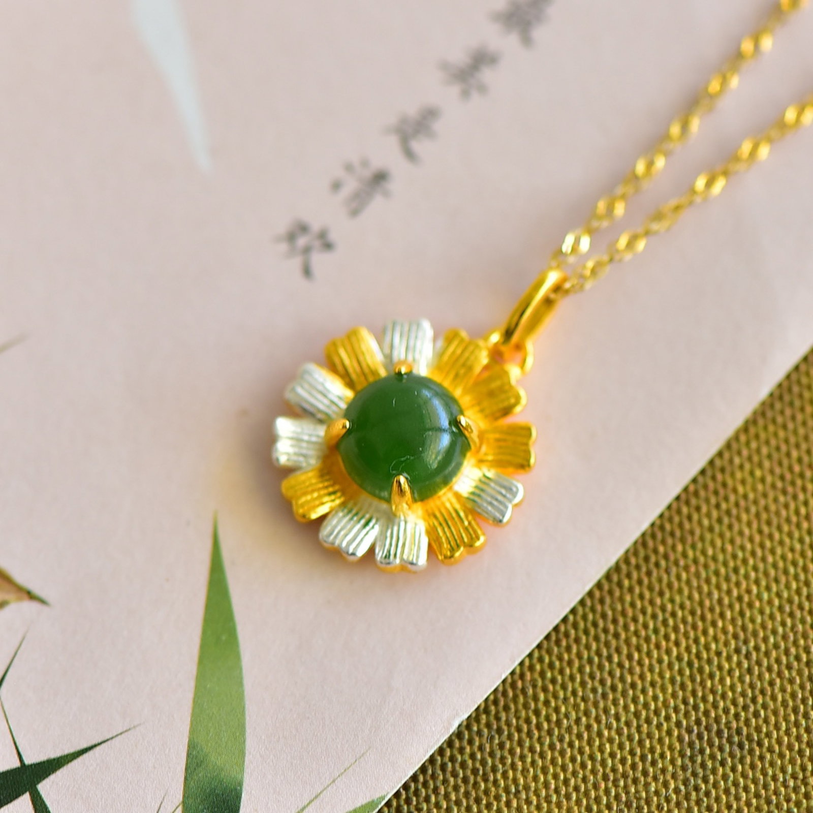 An Exquisite Sterling Silver-Gold Plated Inlaid Jasper Pendant - 3
