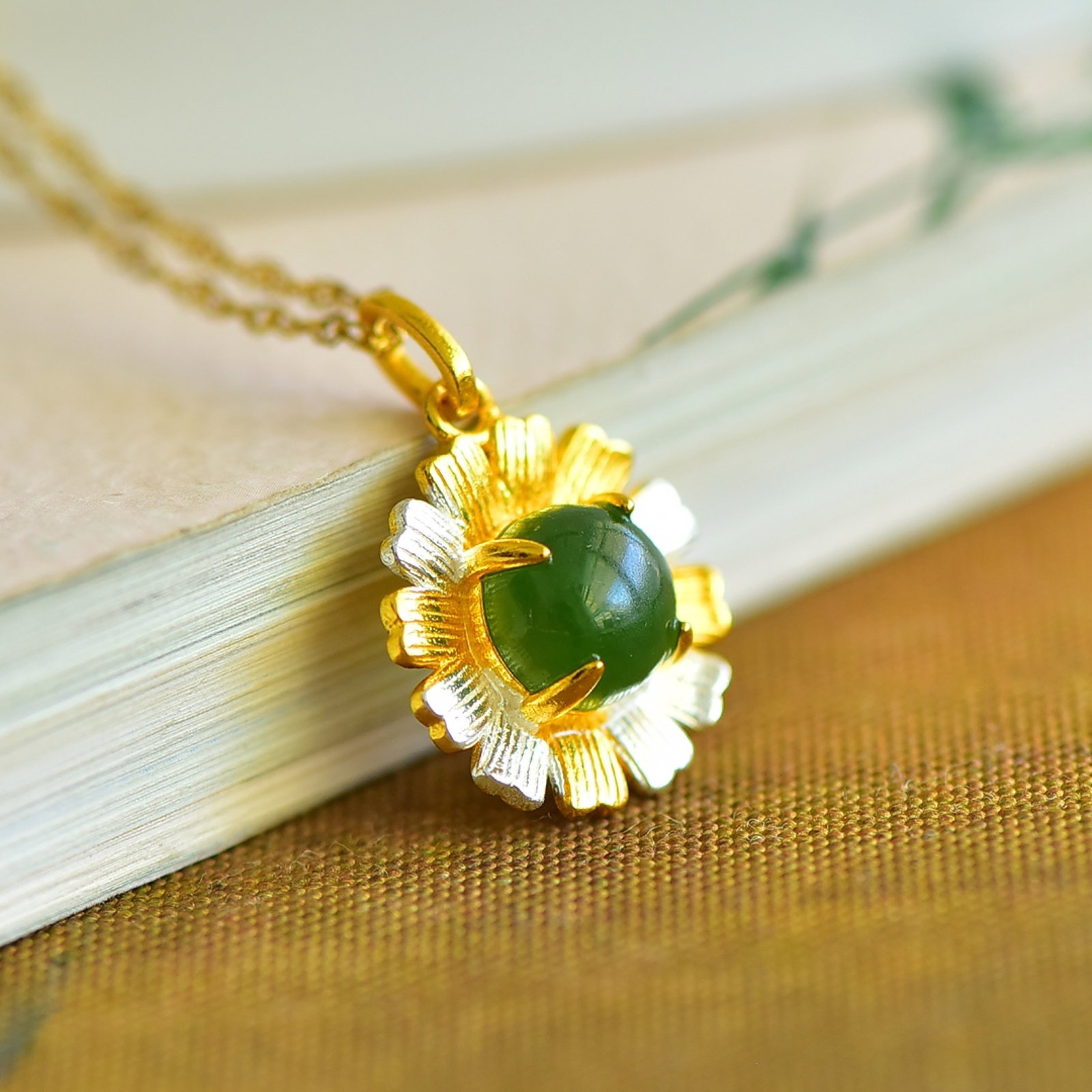 An Exquisite Sterling Silver-Gold Plated Inlaid Jasper Pendant - 4
